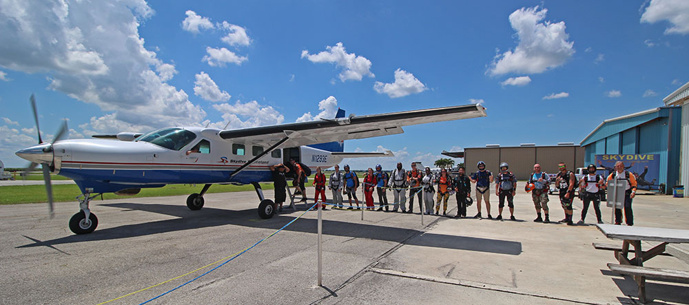 Super Caravan capable of carrying 18 skydivers